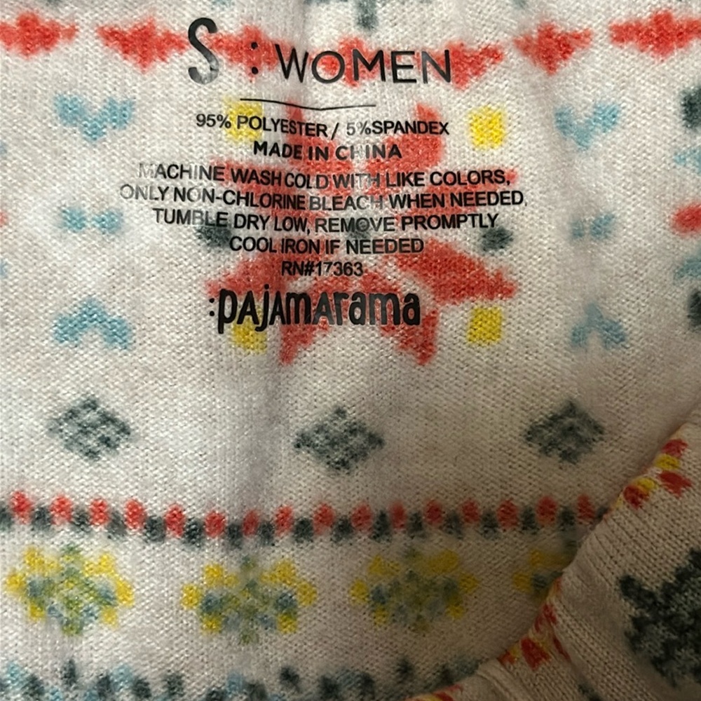 Colorful Winter Pattern Pajama Set - Picture 4 of 4